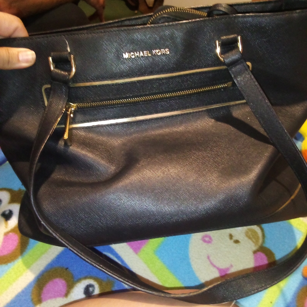 Micheal kors purse and wallet